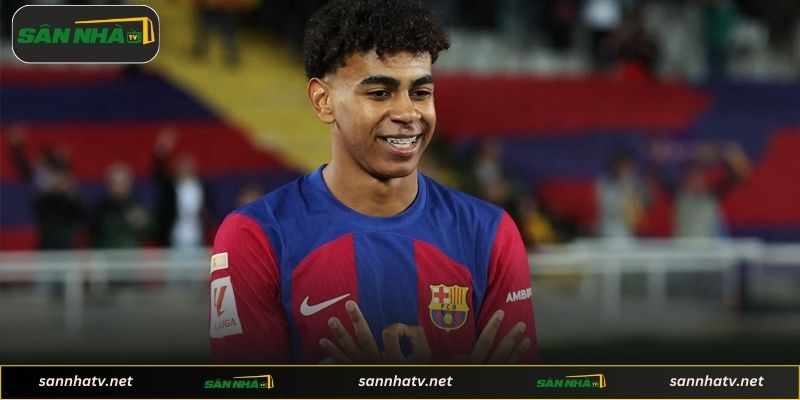 Yamal ăn mừng bàn thắng với kiểu riêng độc đáo